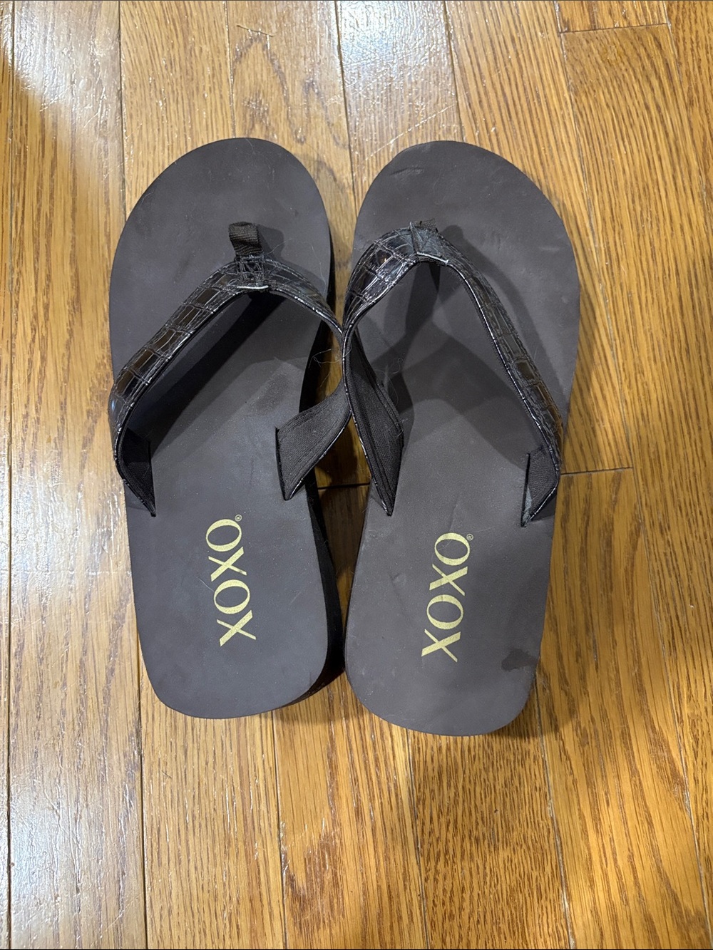 XOXO Brown Pattern Flip Flops